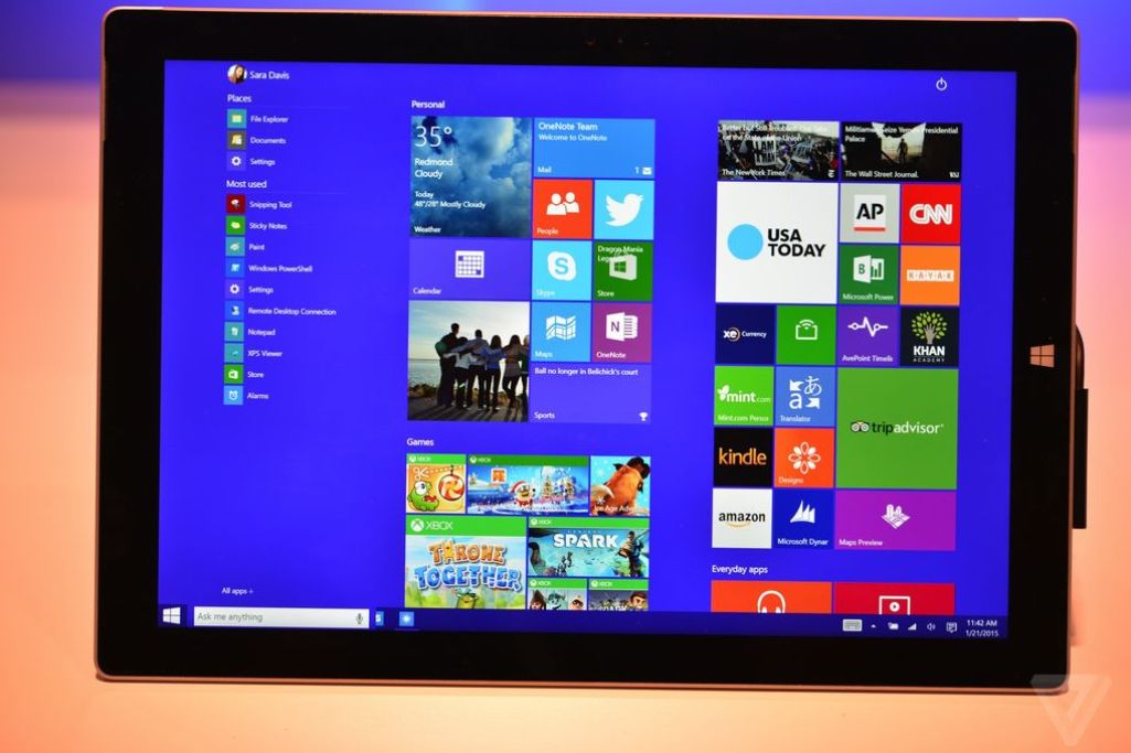verge's tweet photo. Microsoft's latest Windows 10 preview now available with Cortana and Xbox features http://t.co/RQoDSAbBLe http://t.co/ggv4MDMBg1
