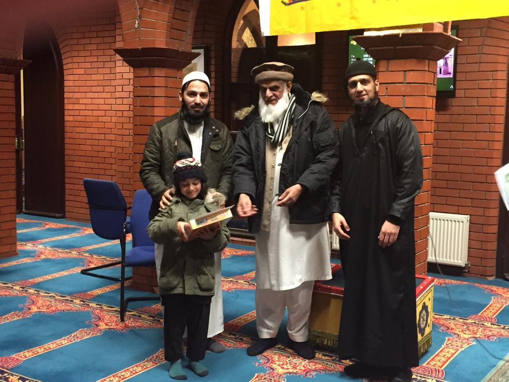 AylesburyMosque's tweet photo. Mawlid Poetry Slam @ Aylesbury Masjid

#WeloveMuhammad http://t.co/1Y4fKywENr