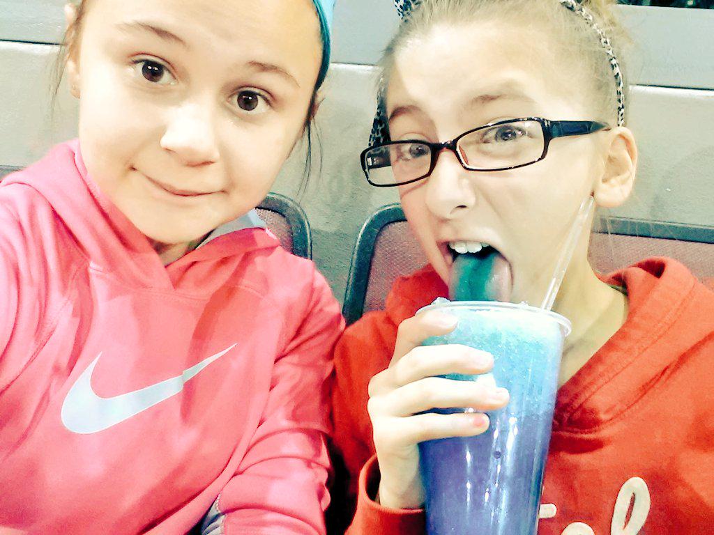 Staci829's tweet photo. @ErieBayHawks @Matt_Bresee  @SueBresee  #eriebayhawksselfie #bestauntanduncleeverrrrr #thanksforthetix http://t.co/wfRaIWwxvs