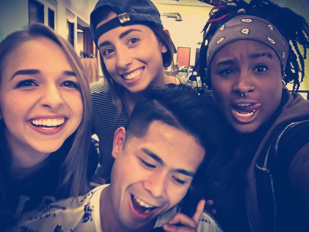 omgbrookeberry's tweet image. That's what happens on a Friday with @jennxpenn @Love_Lauren_E and @AmreezyX at @bigframeco (#BigFrame #JennXPenn)