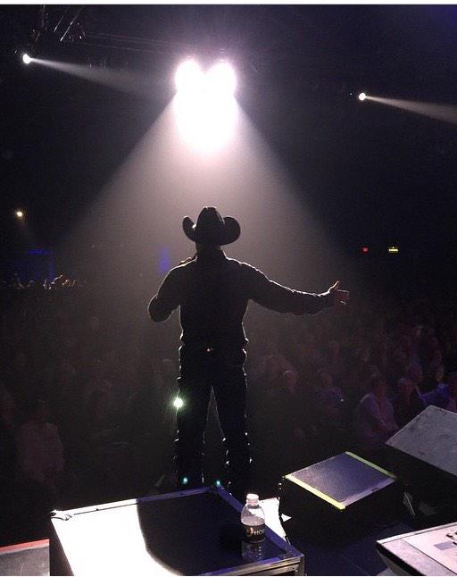 NMcJunkies's tweet photo. Great shot by @Les_Martines of The Man doin' his thang onstage tonite @Horseshoe_BC!🎤😎 #NMcJunkies http://t.co/6gwA4DTBmR