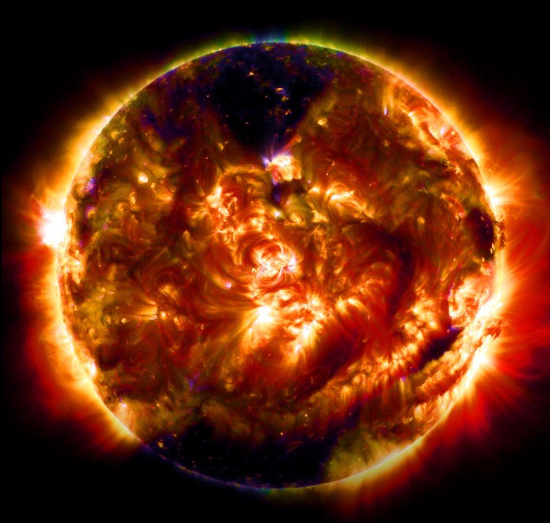 Какое страшное солнце. Снимки солнца из космоса. Страшное солнце. Солнце снимок из космоса. Солнце снимки НАСА.
