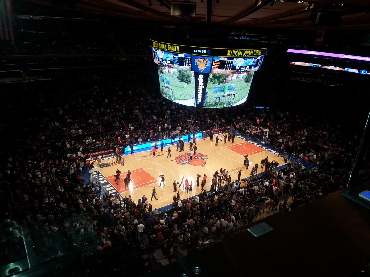 KVenezia1's tweet image. Covering #knicksmagic for @wfuvsports. #Knicks lead 51-50 at the half. Melo with 13. Vucevic has 18 for #magic