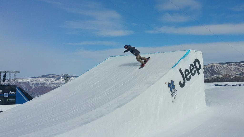bpditty1's tweet photo. Slopestyle snowboarder at the #JeepXgames jump about to take flight. GoPro contest worthy! http://t.co/7ONAbOmEub