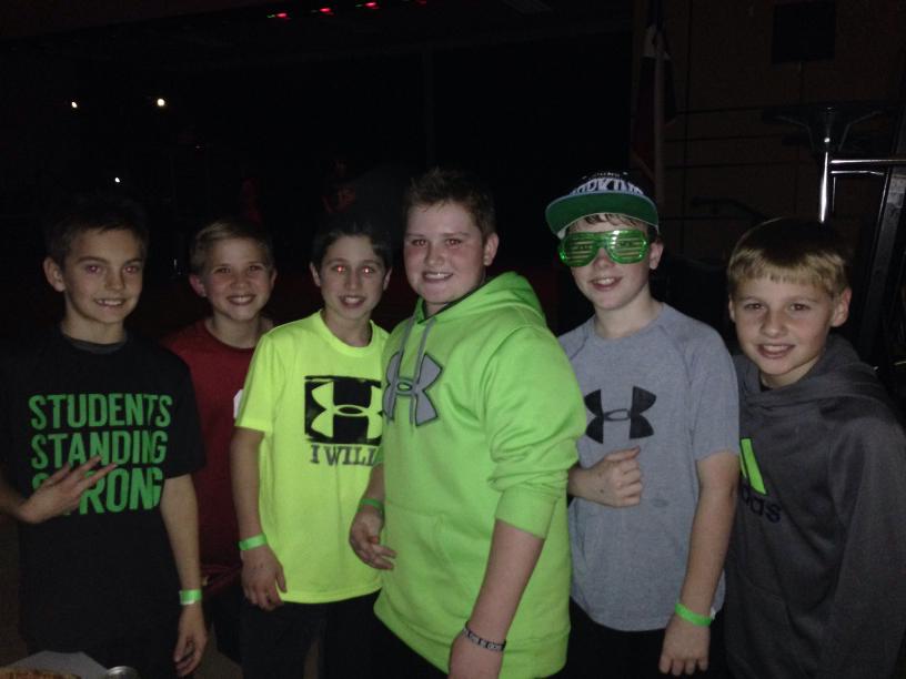 EubanksDragons's tweet photo. Dancing to the Music at EIS Fun Night!!
@Carrollisd http://t.co/NZAuRwR23F