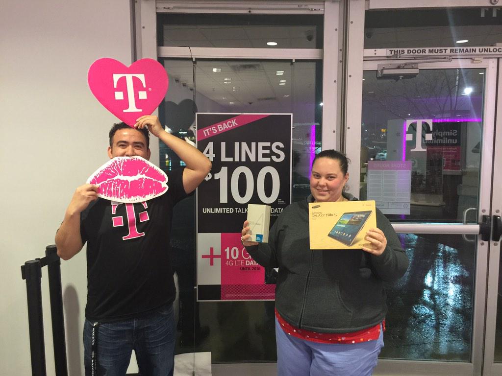 ChanceP77's tweet image. #4x100 #DataStash Nothing better than a Tab S to go with that new Note4 @urboyrafa @m_wan4life @JohannesPiket