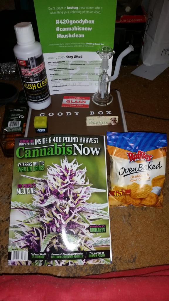 bigsquints245's tweet photo. @420GoodyBox that's my favorite flavor CSC , #OvenBaked ~ #kushclean #cannabisnow #INeedDatMgeaBox
(Yeah I know)๐ http://t.co/GY606QXytz