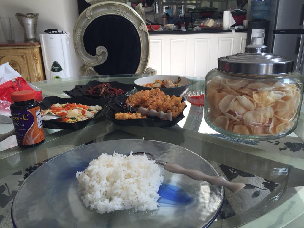 juliaperrez's tweet photo. Makan Yaaa http://t.co/96xuxbrkJM