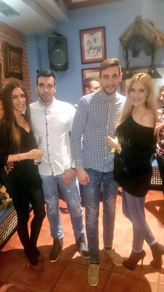 PsDevo's tweet photo. La chupipandi en calle betis!!👏💃 @beuvelazquez @RafaSoto91 @josema9009 http://t.co/b00S13H2L6