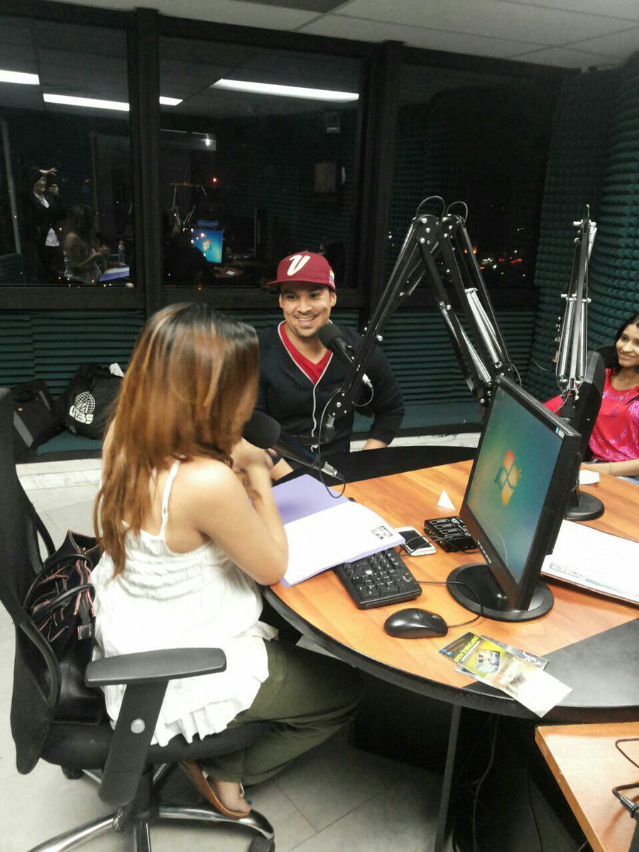 sumaproduccion4's tweet photo. Gracias @CamachoAngelica por tan excelente entrevista a @Jesus_Gudino @ALENGUASUELTA por @rumberanetwork #gira #suma http://t.co/Y9YqnTuSB9