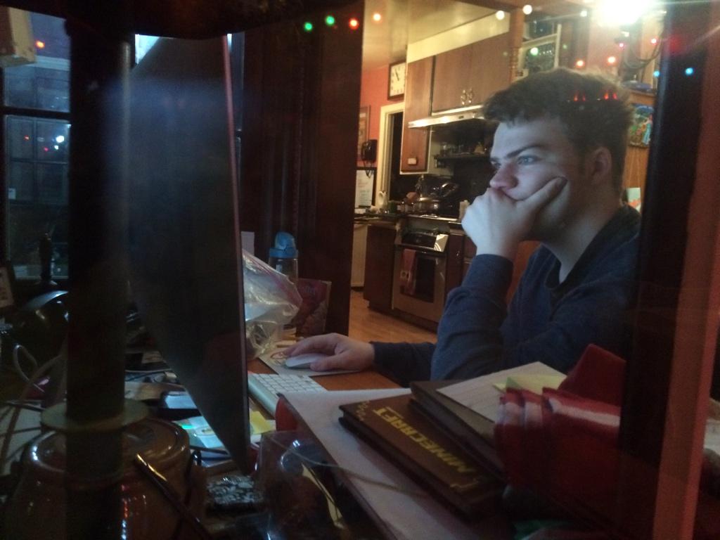 PPPCast's tweet photo. That face when taking geology test http://t.co/xAZIZ7y5x4