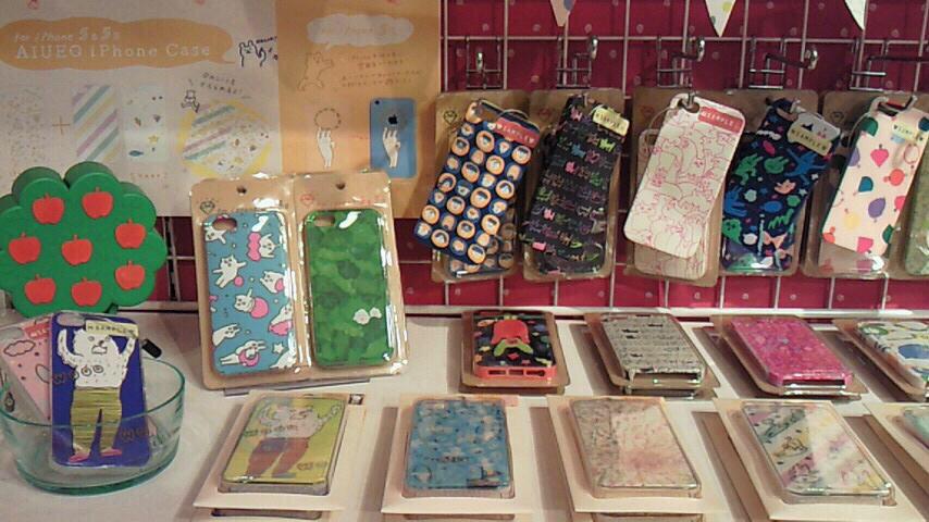 【2014.2.25〜3.31】
京都の雑貨ブランド、「AIUEO」ショップがやってきた〜☆*:.｡. o(≧▽≦)o .｡.:*☆
「ハッピーをあなたから」をモットーとした、たのしいショップでした(((o(*ﾟ▽ﾟ*)o)))