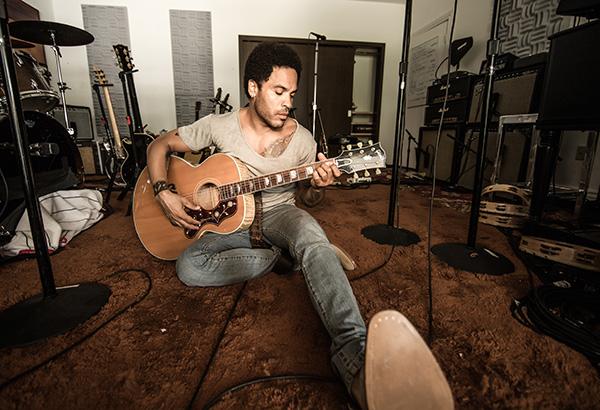 PhilStarSUPREME's tweet photo. Lenny Kravitz is ‘very excited’ for his Manila gig. Interview by @sarhentosilly http://t.co/yVoRfy2v0I http://t.co/YFicpaP13P