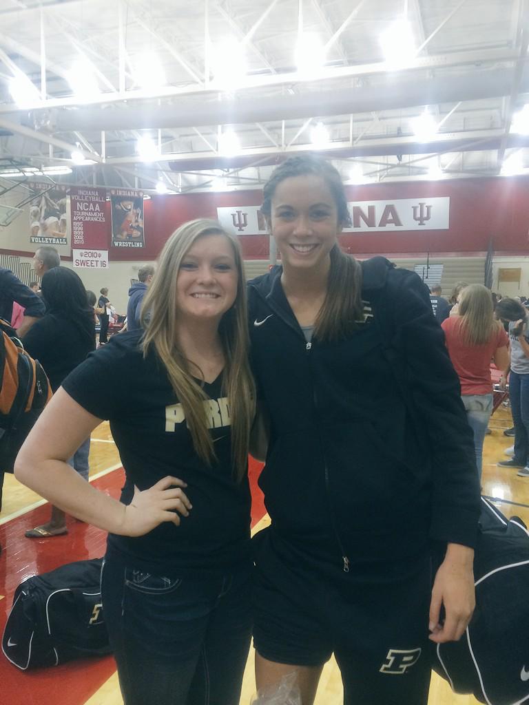 lebaby1313's tweet photo. Congrats on a great ride with @PurdueVB! I really enjoyed watching you compete these last 4 years @valnichol2! #PUVB🚂 http://t.co/Ttlab6NtsR