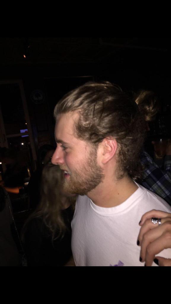 uga_buns's tweet photo. "Friday Night Buns" Thanks for the pic @sarahtmooreee http://t.co/xWMTkotEFw