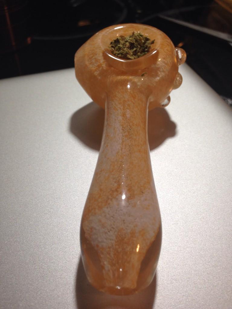 CannaQueen420's tweet photo. “@_KUSHQUEENS: Send us pics of your pieces!
thekushqueens”
Creamsicle from Minnesota. 💜 #anonsecretsanta http://t.co/ZHcJNMfSmT