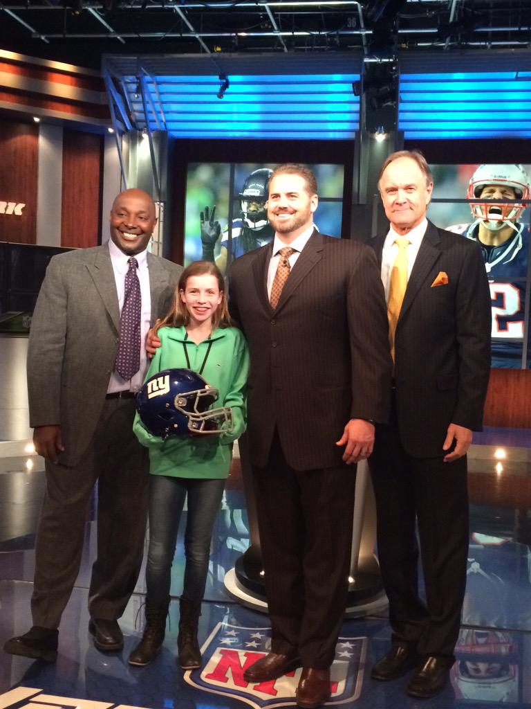lizzyp8801's tweet photo. Special thanks to @ShaunOHara60 and @NFLN_Playbook for a great time watching the show! http://t.co/qAatoTmw4q
