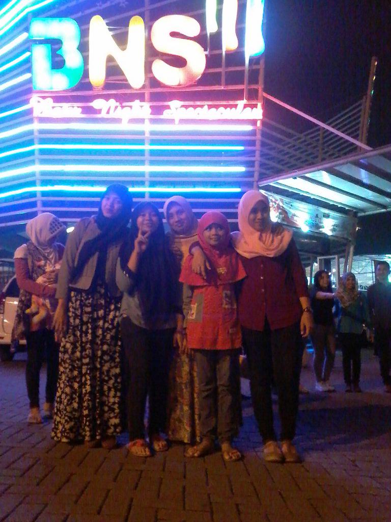 evan_hanif's tweet photo. :) http://t.co/9iimNmbmMQ