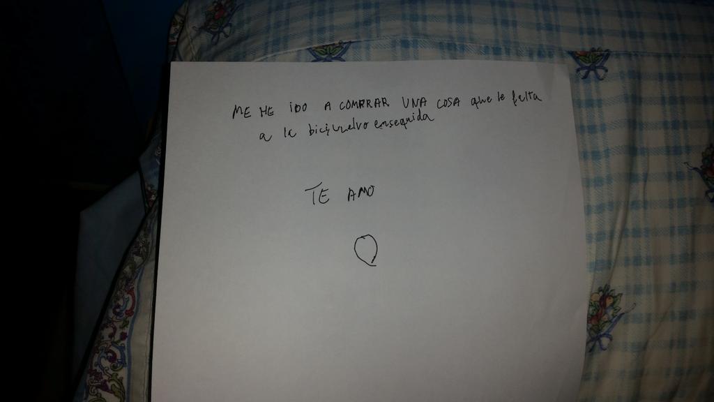 Mi gordo sabe que no tiene que levantarme bajo ningún concepto😊