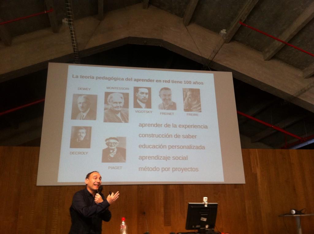 OliviaTorrego's tweet photo. Cuando hice #magisterio me sentía tan identificada con la #escuela NUEVA😊Recordándolo con @manuel_area #JESpiBase http://t.co/Pmthkc583g