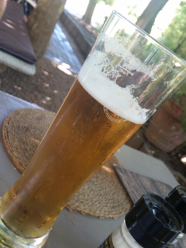 AWestWorld's tweet photo. #CapeTown you twist my rubber arm with your ridiculous heat. Keep up the good work http://t.co/O4ZIWSDbe5