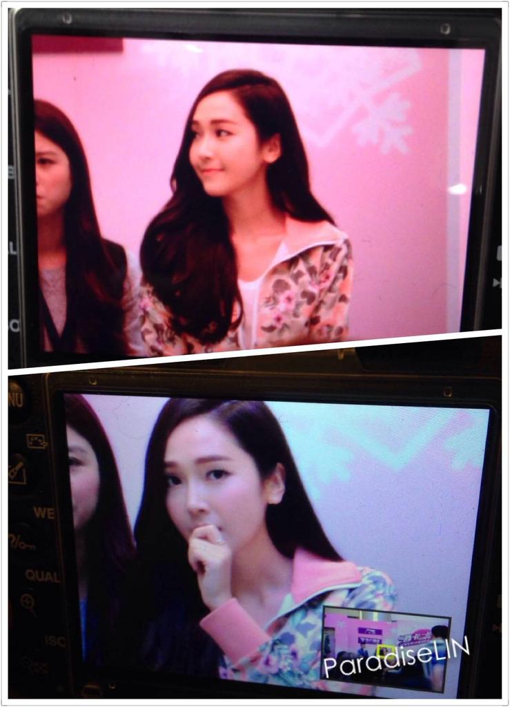 [PIC][23-01-2015]Jessica xuất hiện tại Thành Đô để tham dự buổi fansign đầu tiên cho thương hiệu "Lining" B8G87GyCUAAPDR7