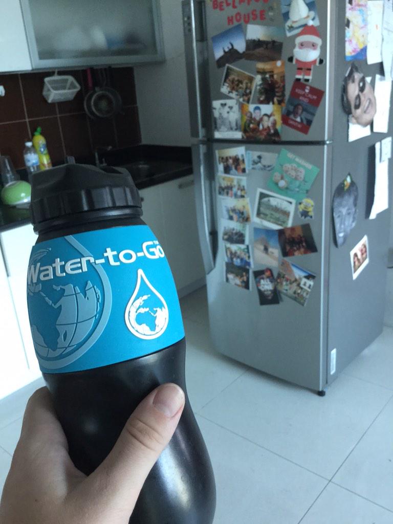 LauraExplorerUk's tweet photo. Wake up hungover, forgot to buy water, @WatertoGoUK bottle saves the day! #FiltersAnyWater #3in1Filter #watertogo http://t.co/j3zC69xilu