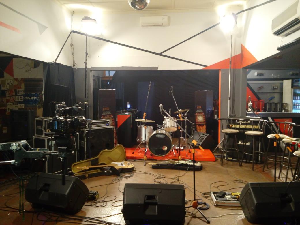 Segera merapat ke blackspot cafe. Sebentar lagi kita main di <a href="/Rilis_Striming/">RILIS!</a>