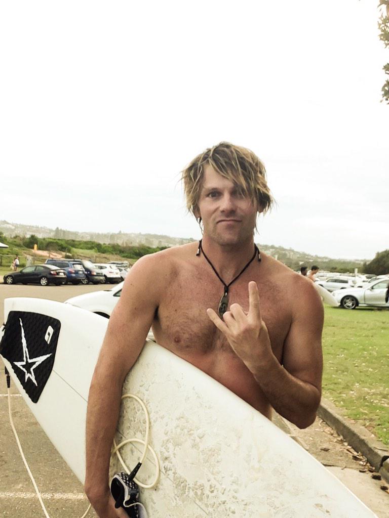 Joshlongreef's tweet photo. Great way to end the day with a surf at Long Reef Beach! #longreefbeach #awesomewaves #feelingsalty http://t.co/H0MySdbtHJ