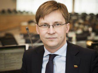 lsdp_vilnius's tweet photo. J. Požela: Ar tikrai mūsų socialinė politika pasiekia tuos, kam reikalingiausia pagalba? http://t.co/tPbC42kb0s http://t.co/daRRvRO8HX