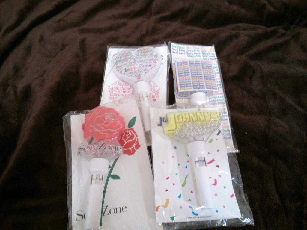 pooooosan519's tweet photo. 【拡散希望】
Sexy Zoneのペンライトをお譲りいたします。未開封の美品になります。しかし、素人管理ですので神経質な方はご遠慮願います。希望額などをご明記の上ご連絡ください。 http://t.co/FrMXIA6MP9