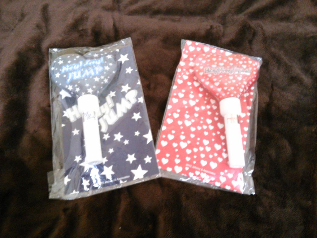 pooooosan519's tweet photo. 【拡散希望】
Hey !Say !JUMP のペンライトをお譲りいたします。開封済みの使用済みですが、美品になります。しかし、素人管理ですので神経質な方はご遠慮願います。希望額などをご明記の上ご連絡ください。 http://t.co/Q4gs1kSrk0