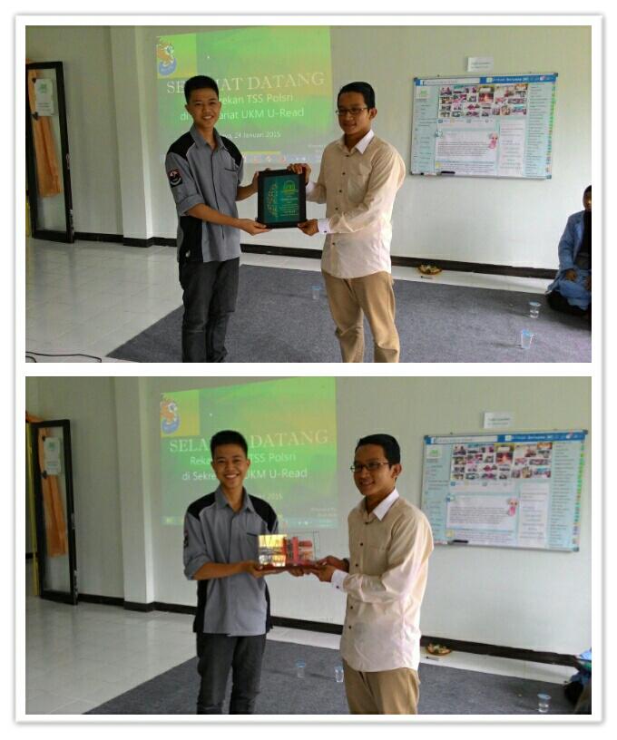 Dan ini adalah kegiatan kami sebagai simbolis sebuah cinderamata dari TSS dan juga UKM U-read <a href="/hmj_teknikkimia/">HMJ Teknik Kimia</a>