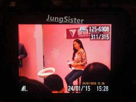 [PIC][23-01-2015]Jessica xuất hiện tại Thành Đô để tham dự buổi fansign đầu tiên cho thương hiệu "Lining" B8Go4WmCcAALOor