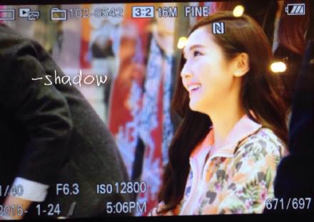 [PIC][23-01-2015]Jessica xuất hiện tại Thành Đô để tham dự buổi fansign đầu tiên cho thương hiệu "Lining" B8GxdpdCYAEuOJ5