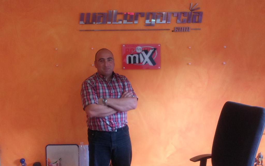 Sigue ON AIR en <a href="/cadenamix/">Radio MixFm</a> nuestro programa de ciclismo <a href="/Sincadena_radio/">Sin Cadena</a> presentado por <a href="/franperezperez/">Fran Pérez</a>