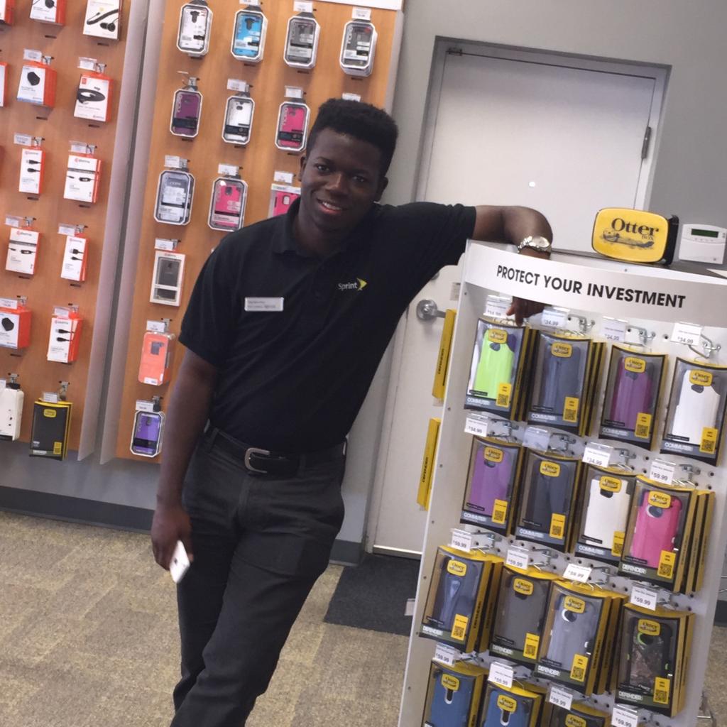 MomofGeorgia's tweet photo. King of smooth @thenny11 @kgbond0007 #fivestarcellular #sprintSE ready for true unlimited???? #savskidaway http://t.co/ZNYXsHxOU1