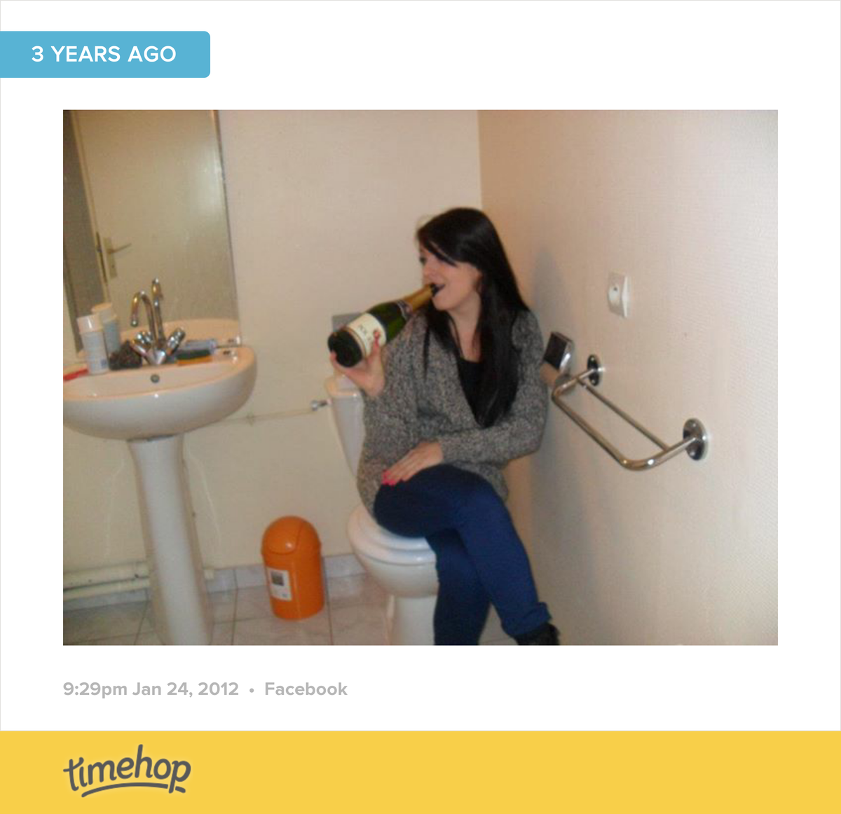 lunabrooks's tweet photo. Always been. Classy bird http://t.co/PoDz64CuMe http://t.co/tOBVPut9Q0