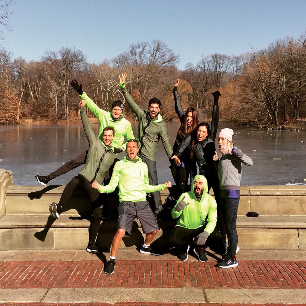 #running en Central Park con el mejor team. Join the revolution con <a href="/adidas_ES/">adidas_ES</a> #ultraboost