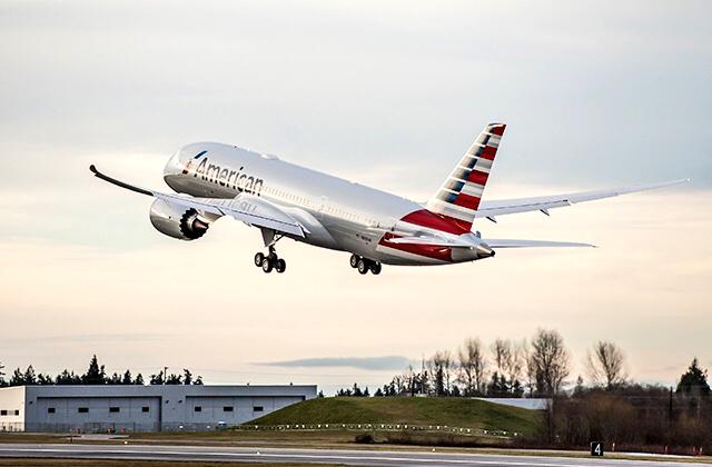 GuillerCil's tweet photo. BE-LLE-ZÓN! 😍😍✈️ 1º #B788 de #AmericanAir. Qué bien le sienta la #FlagTail design #Livery! (Fotos Boeing) http://t.co/Xp0GrYjFNL
