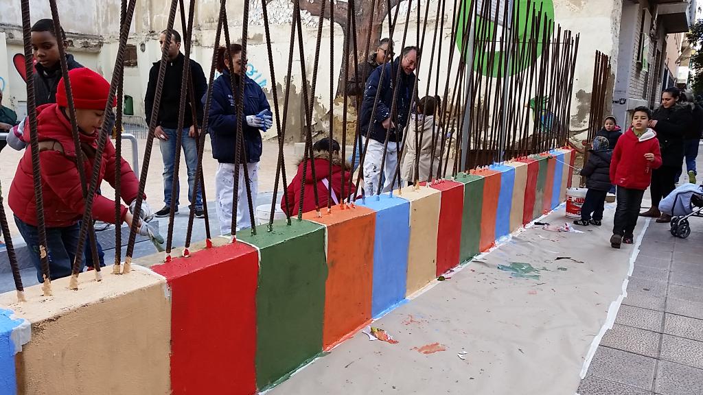 PilarBernado's tweet image. "@GAFOLITO: Color comunitario en inauguración #solarmayores c/San Blas.  http://t.co/PoqAtJFaQ8"
#Quéchulo