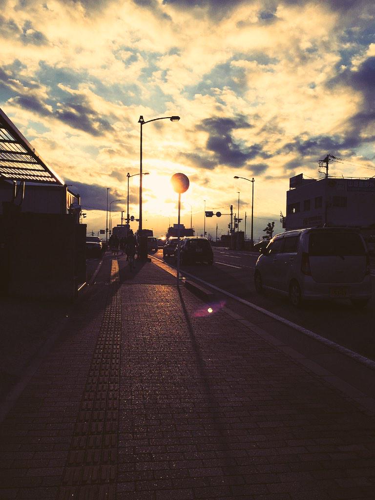 MMinicamera's tweet photo. 満ち欠け｡
#photgraphy 
#写真好きな人と繋がりたい 
#フォト基地 http://t.co/jnRTTxX7qZ