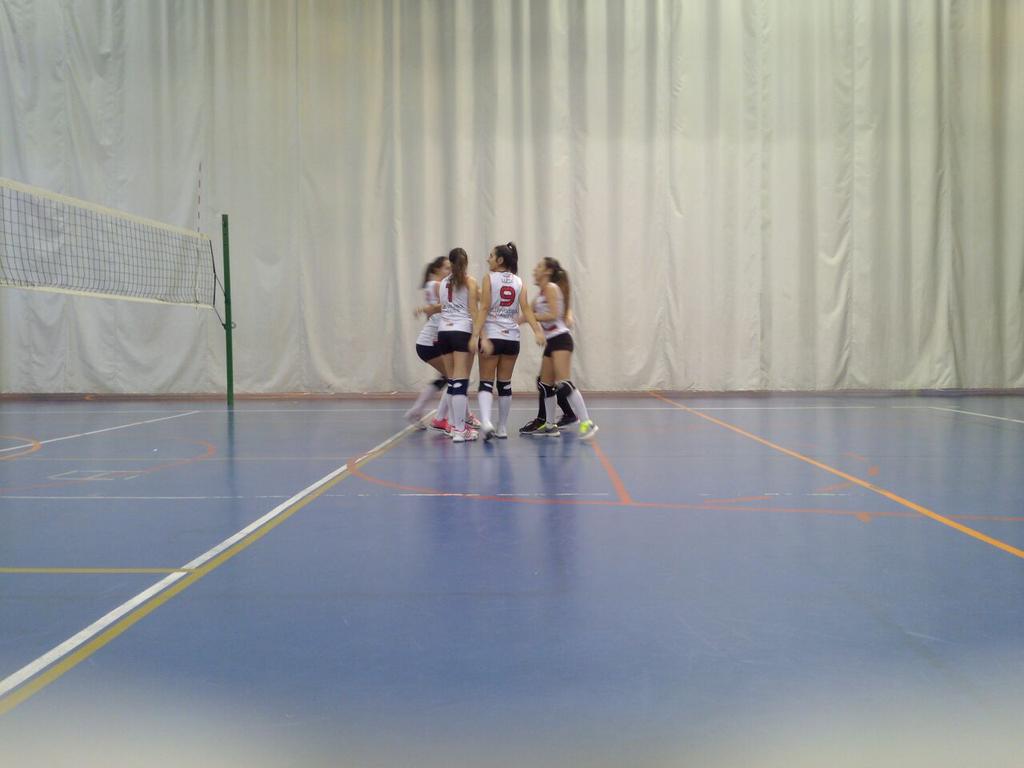 Inmanavarro99's tweet photo. Otra Victoria más con las mejores #CVAB a seguir así 😘❤💪 http://t.co/gVYs3ik4Vc