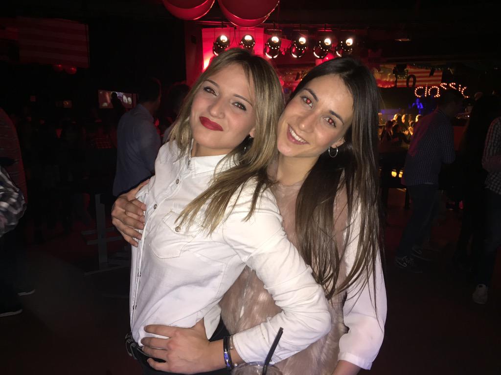 RO_FR's tweet photo. 👭💃💃 eres muy chanante!! @ines_cobo http://t.co/YyM5608dZi