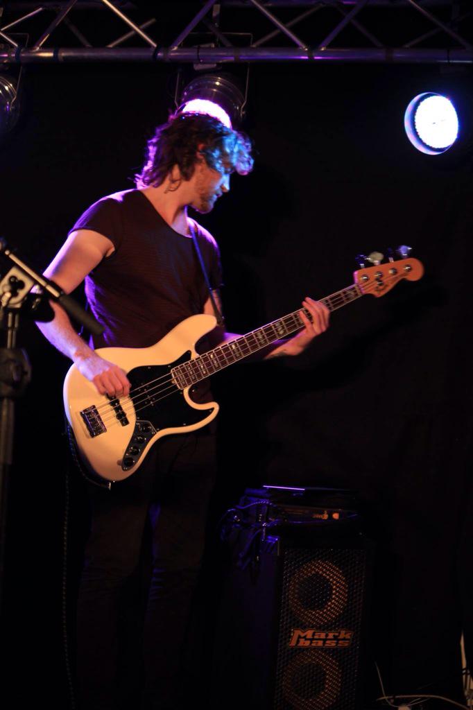 indieraephotos's tweet photo. Had a great night @PaperMoonLive last night with Tom Walker Group. Here are some of my fav photos from the evening: http://t.co/E0kGAgan41