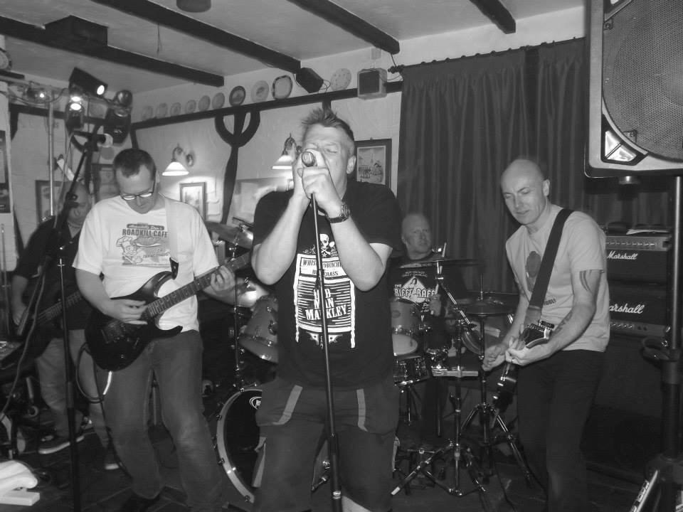 MaccHogs's tweet image. Gig day .....start off with full English.......set up gear......drink lots of beer #Rock