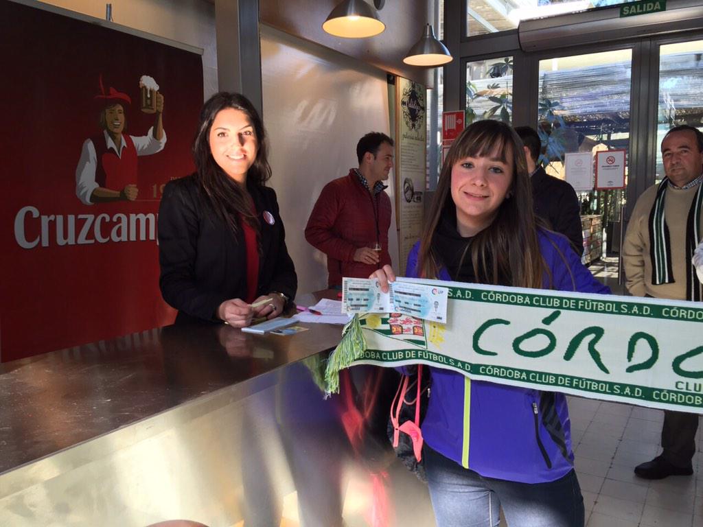 MercVictoria's tweet photo. Entrega de las entradas para el @cordobacfsad -Real Madrid Promoción @Cruzcampo 👏👏 http://t.co/RpaesFm6VB
