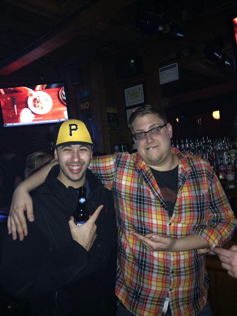 theZtrain25's tweet photo. Wow such a surprise to see @JonahHill at the bar last night http://t.co/Usx4A9W1D3