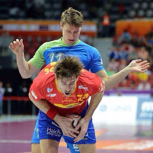 stianvatne's tweet photo. Spania og @Viranmorros fikk seg kjørt mot Slovenia i går, men vant til slutt 30-26... http://t.co/iqV6RPNtkN #Qatar2015 #handball
