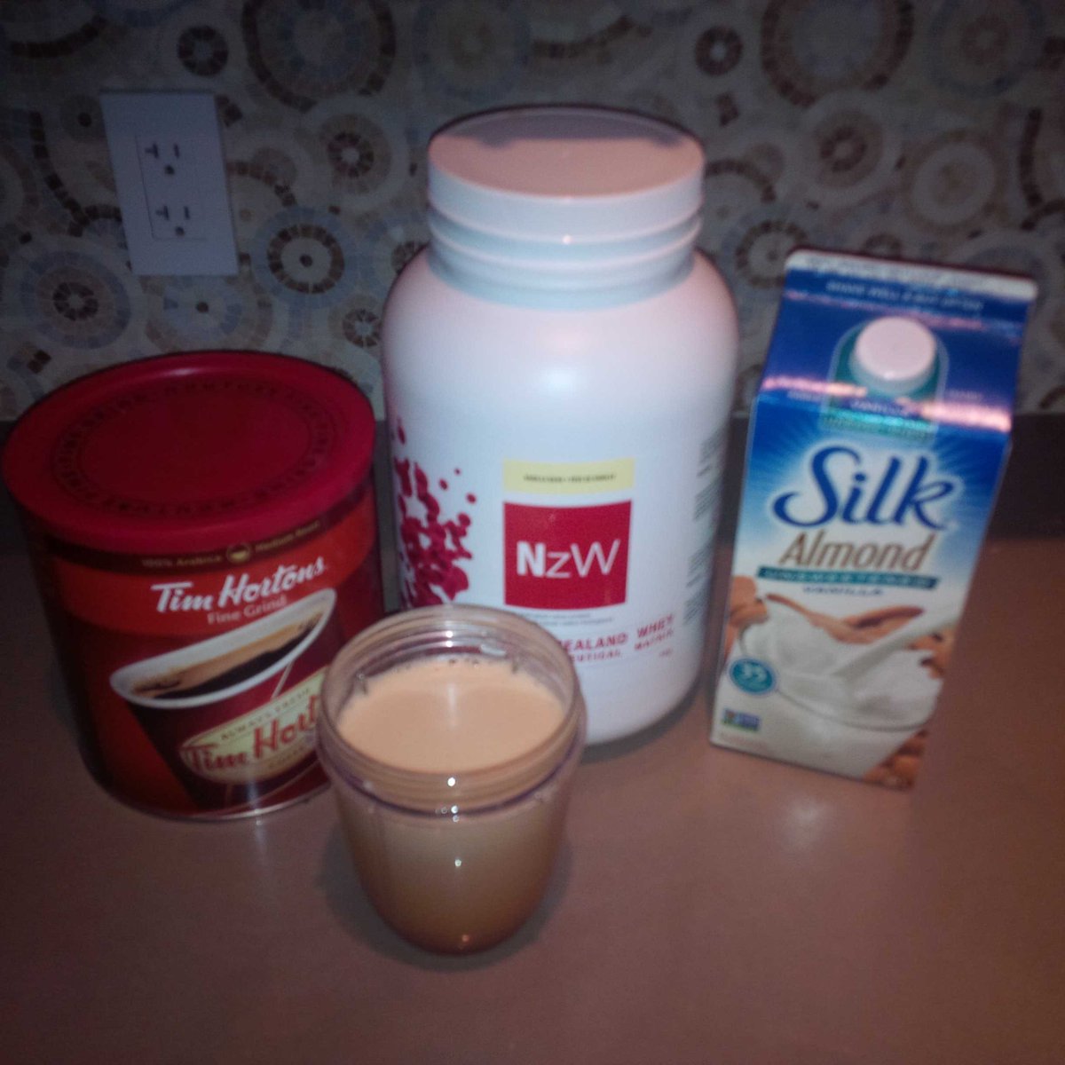 DanielleRuban's tweet photo. http://t.co/6H6QaY9sIE. ATP NzW #Protein blended a few seconds with brewed coffee and almond milk #FrothyGoodness http://t.co/mieAtYSZPZ